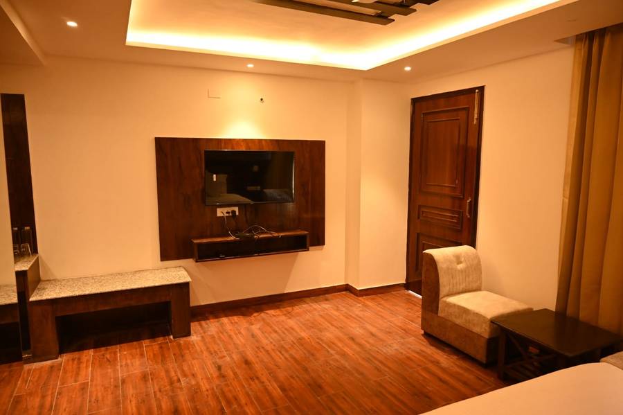 Aamod Suites,Banikhet,4 star