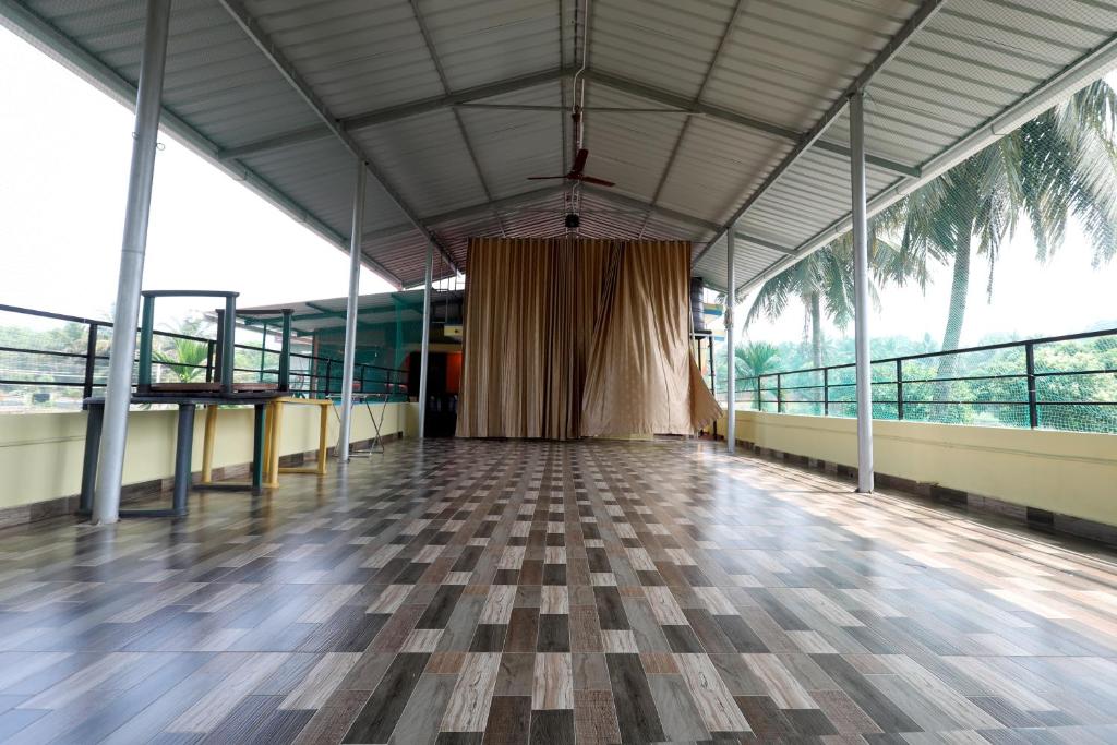 the penthouse at roy mansion janthra belman