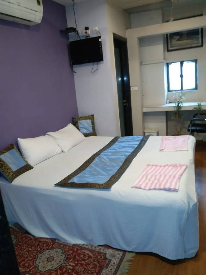 Hotel Medwin Kashi Dham,,2 star