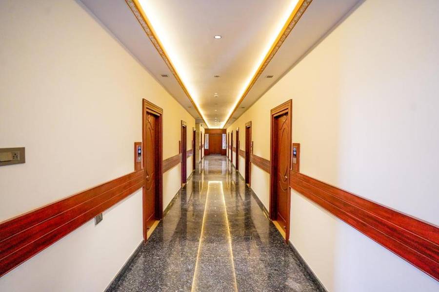 V One Hotel Yathin,Varuna,3 star