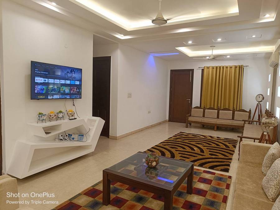 Vacationbuddy Stupendous Home In Shalimar Bagh,,3 star