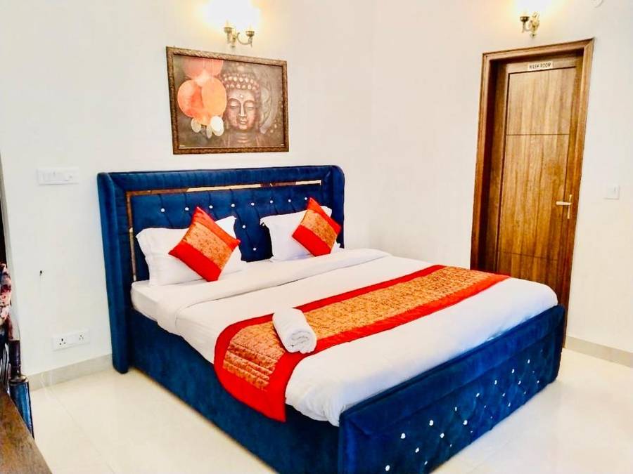 Fortune Home Service Apartment 2Bhk,E-28 2A,Saket,Saket, Delhi,3 star