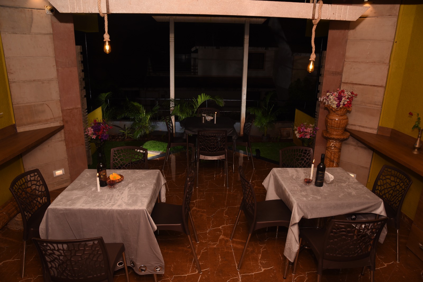Stone Shelter,Bhilar>>Mahabaleshwar,3 star
