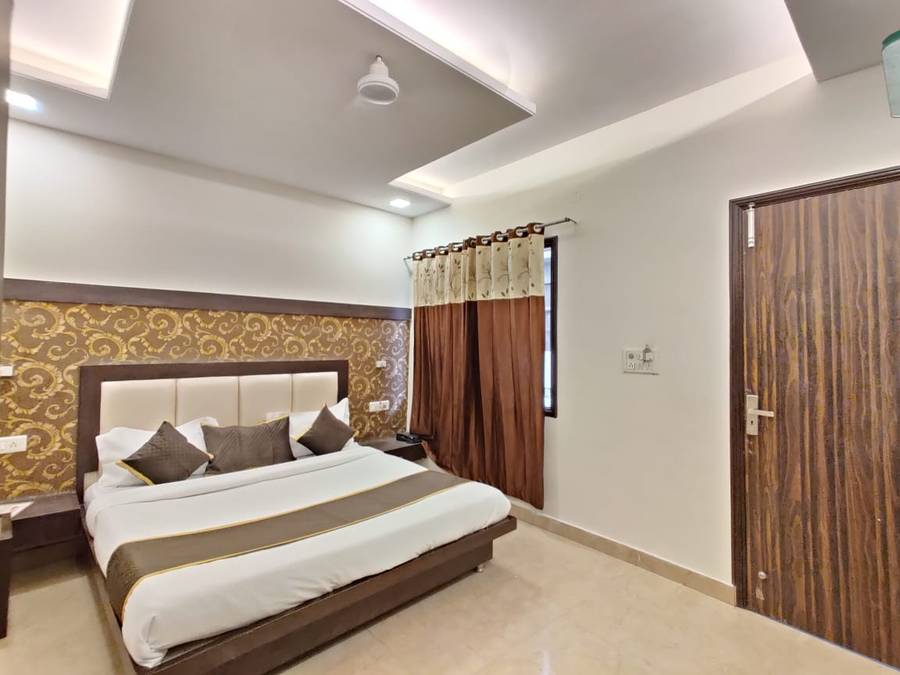 Hotel Grand Park,Hall Bazar,3 star