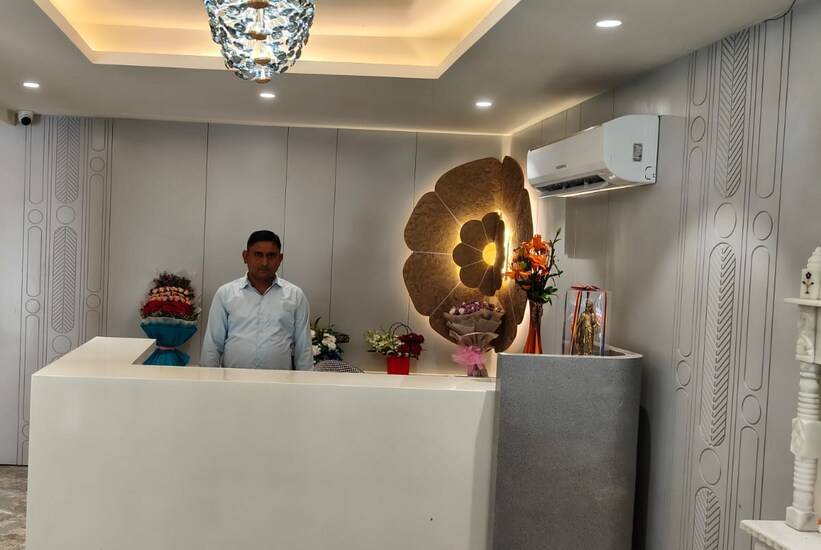 Madhuram Business Hotel,,3 star