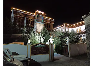 Hotel Real Siachen,Diskit,3 star
