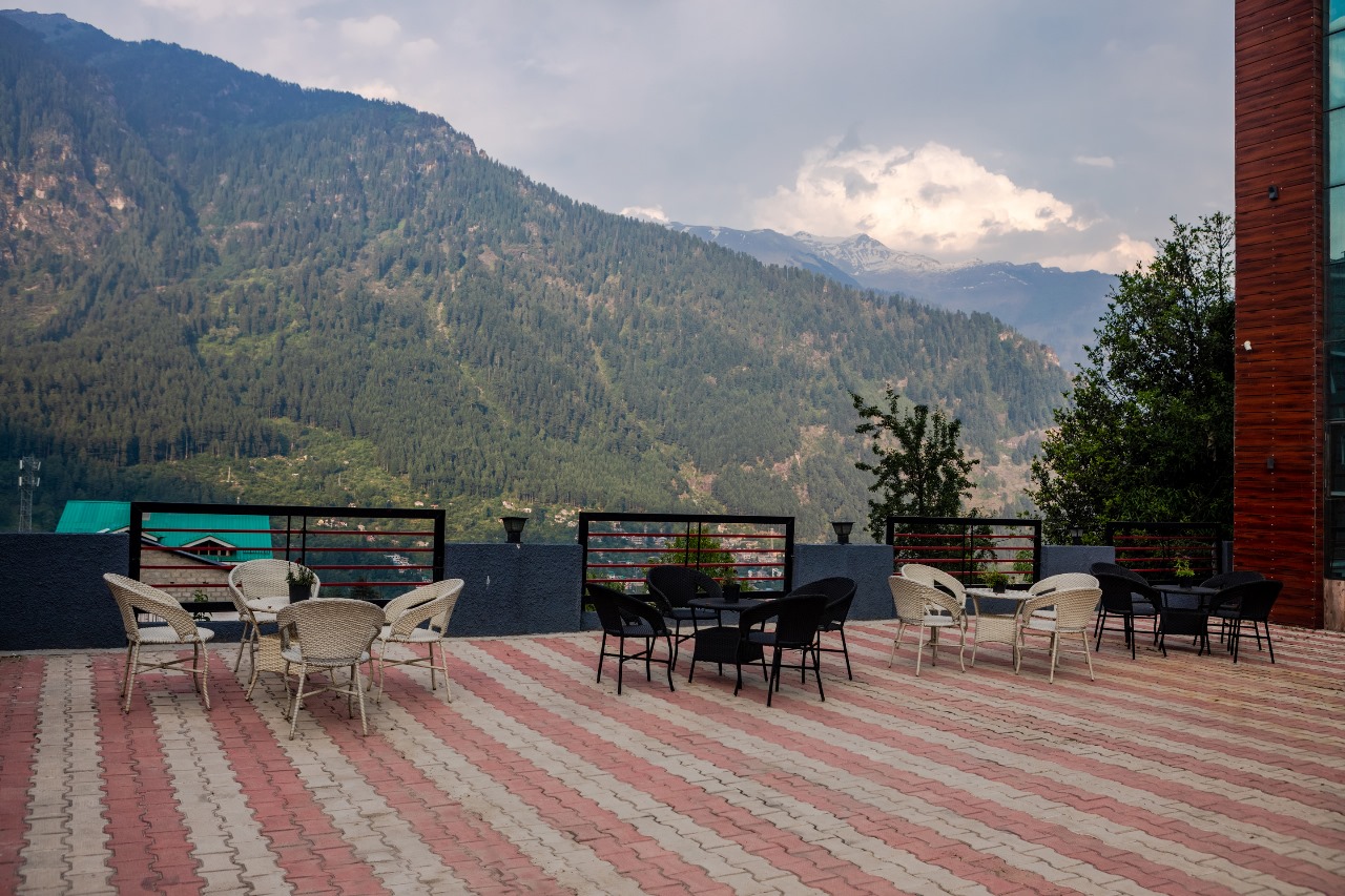 Foxoso Cherry Hotel Manali,Near Hadimba Temple,3 star