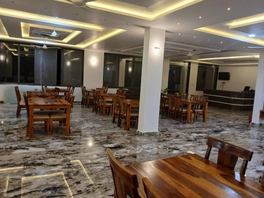 Hotel Rc Garh,Udai Sagar Lake,3 star