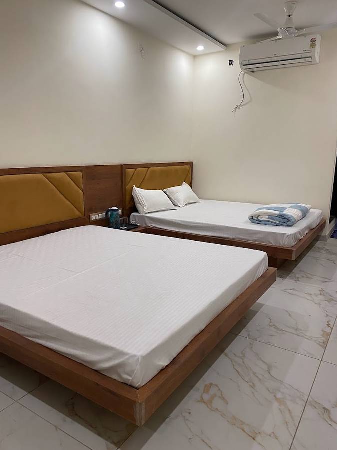 Hotel Prakasham,Nijatpura Marg,2 star