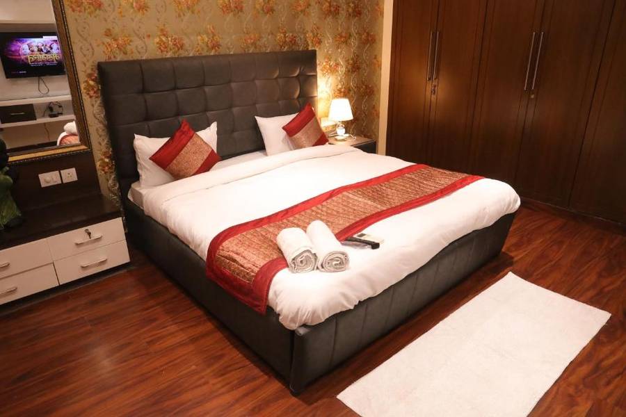 Fortune Home Service Apartment 3Bhk,J-223 Saket,Saket, Delhi,4 star