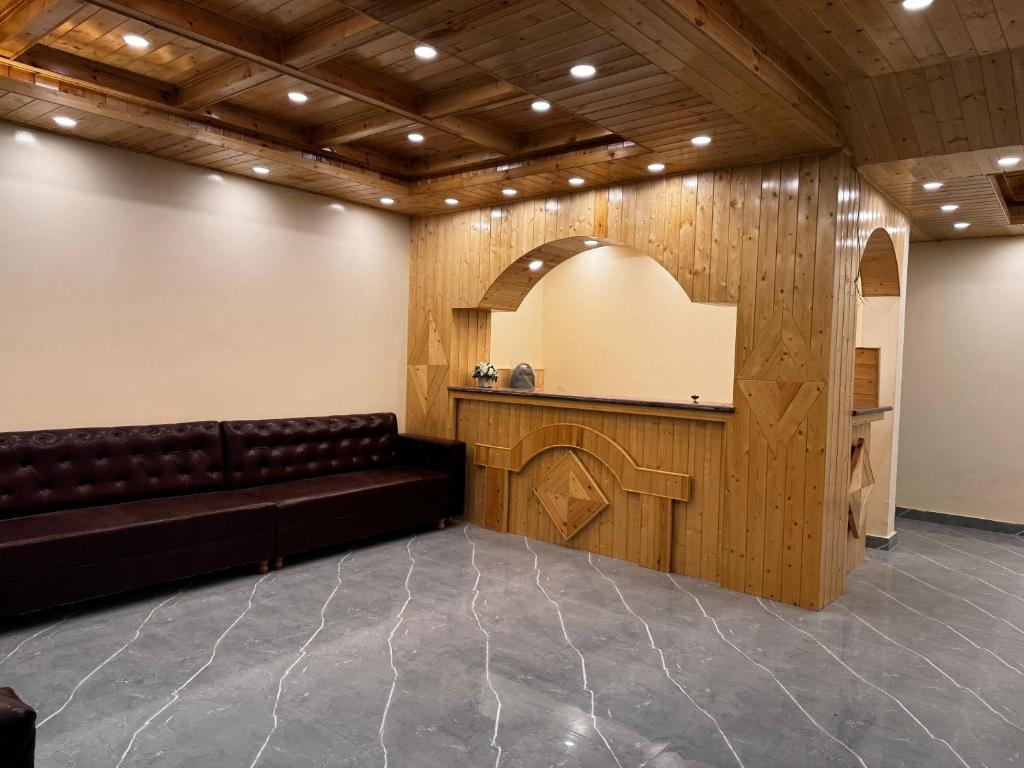 Whistling Wood By Sky Group,Near Hadimba Temple,3 star