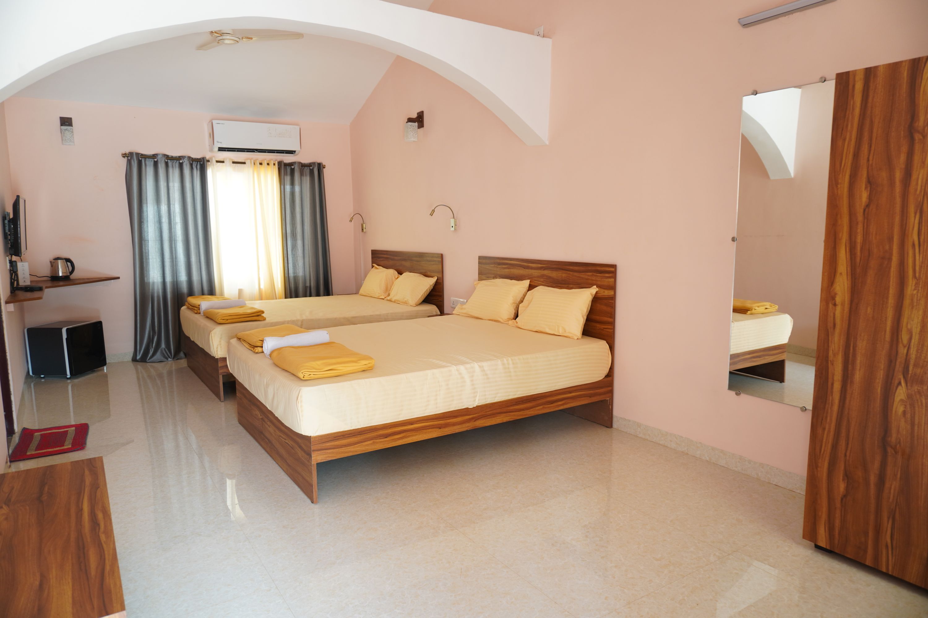 Serafinos Beach Resort,Colva Beach-South Goa,2 star