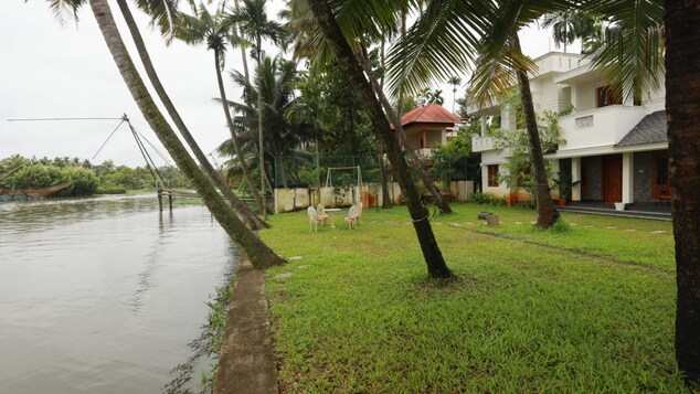 The Kochi Backwater Resort,Kumbalangi,1 star
