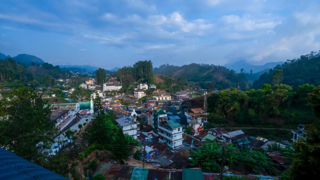 Carmel Top Resort,Kanthalloor,3 star