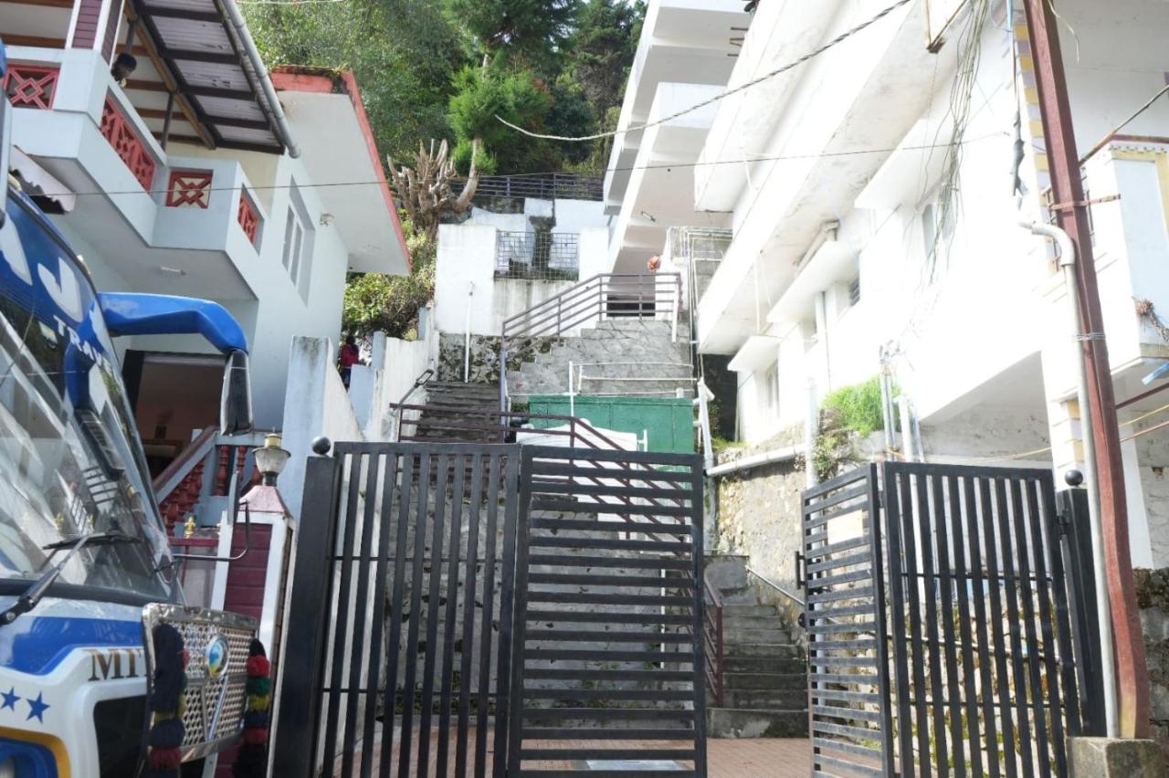 Hotel Mountain Breeze,Kodaikanal, Kodaikanal,3 star
