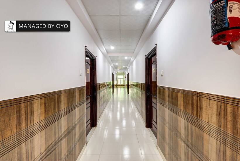 Super Oyo Natraj Inn Near Sgpgi,Rae Bareli Road,3 star