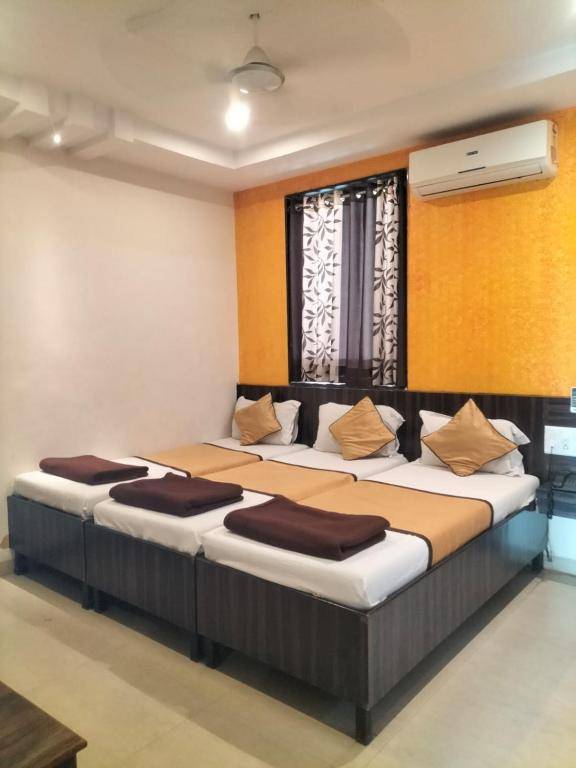 Hotel Shri Pushpanjali,Pimpalwadi Road,3 star