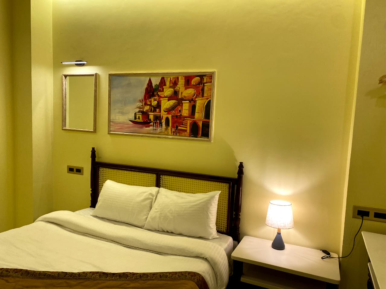 Satshree Kothi,,2 star