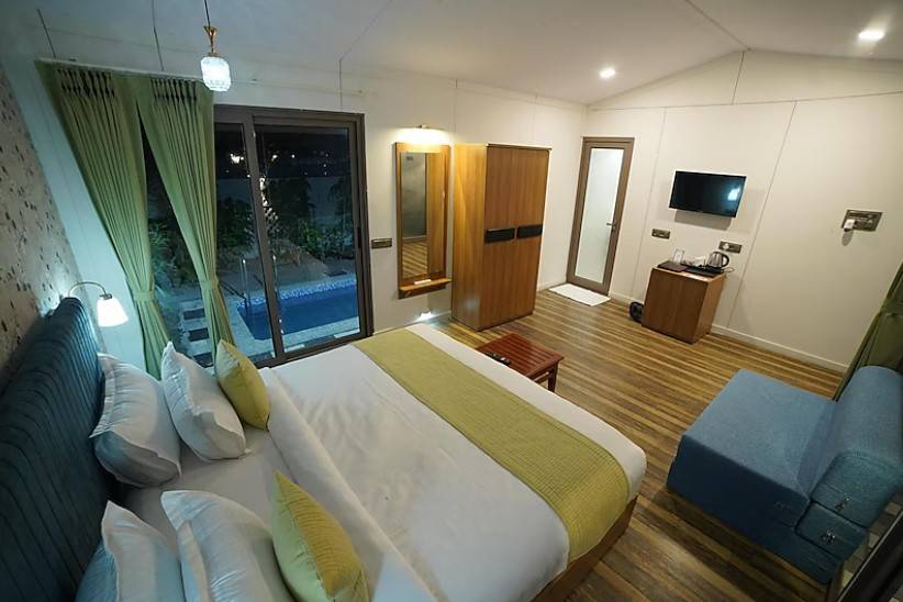 Shree Kashtbhanjan Dev Resort And Club,,4 star