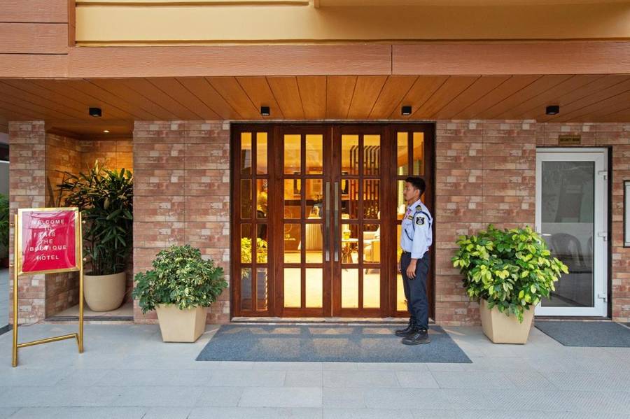 Iris The Boutique Hotel,Zoo Road Tiniali,3 star