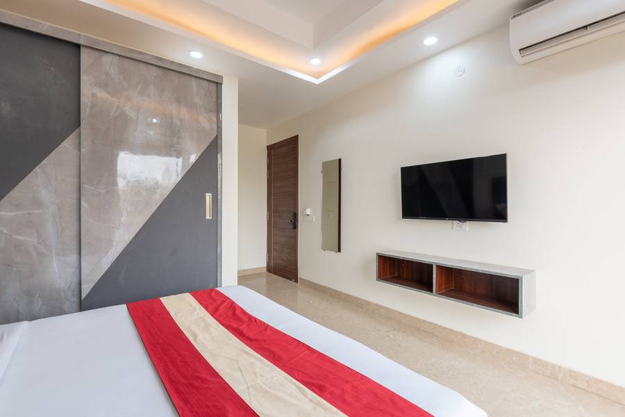 Saavi Hotel Sector- 45,Sector 45,4 star