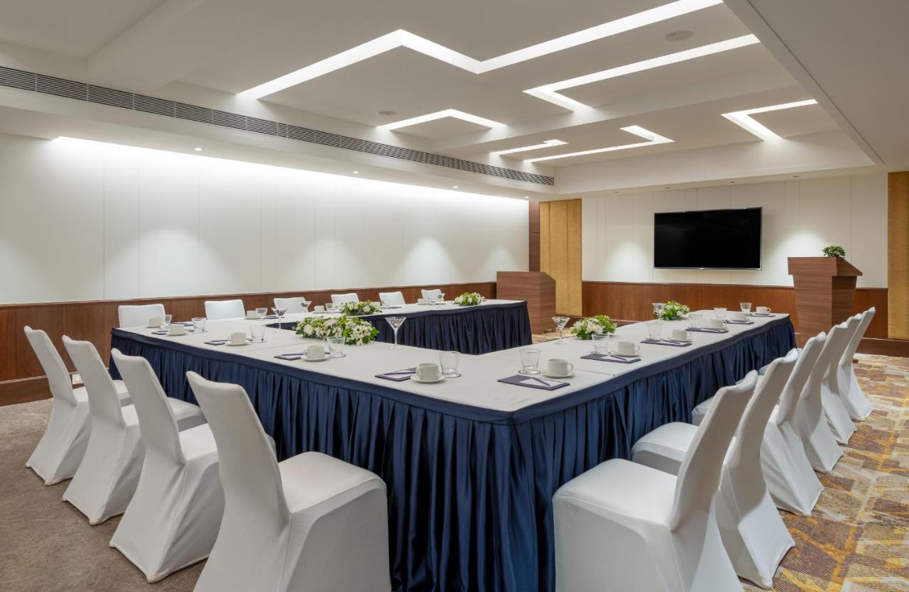 Vivanta Mangalore Oldport Road (Manjarun),Bunder,4 star