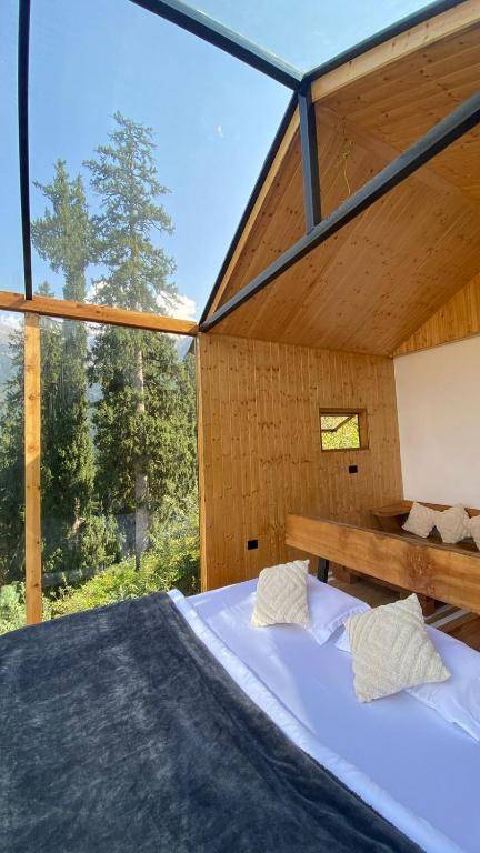 cove the glass house