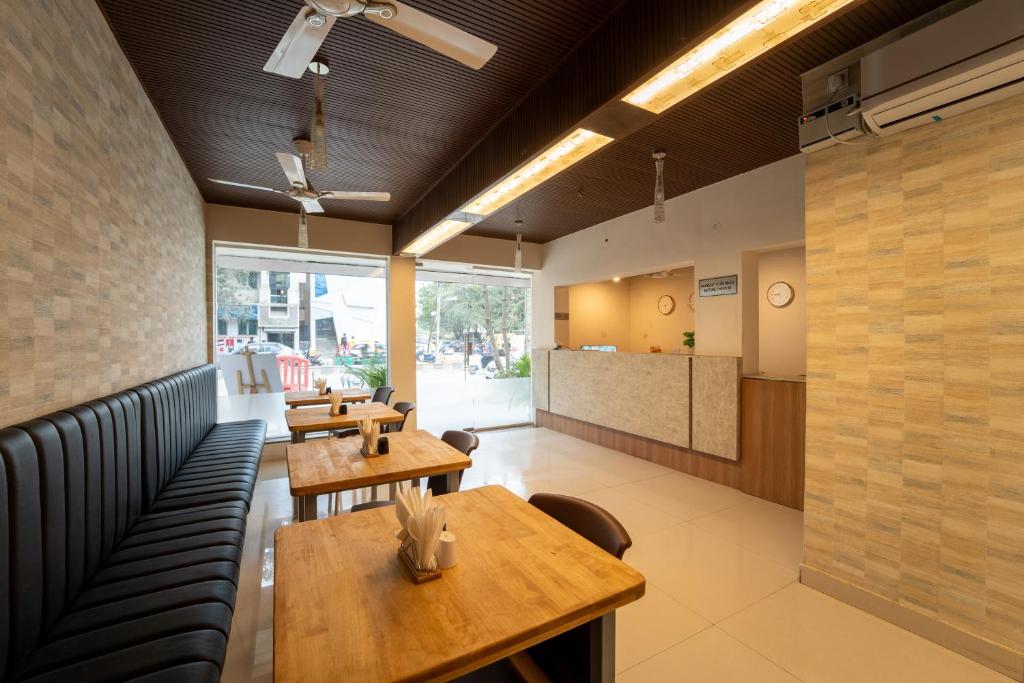 seasons suites hbr