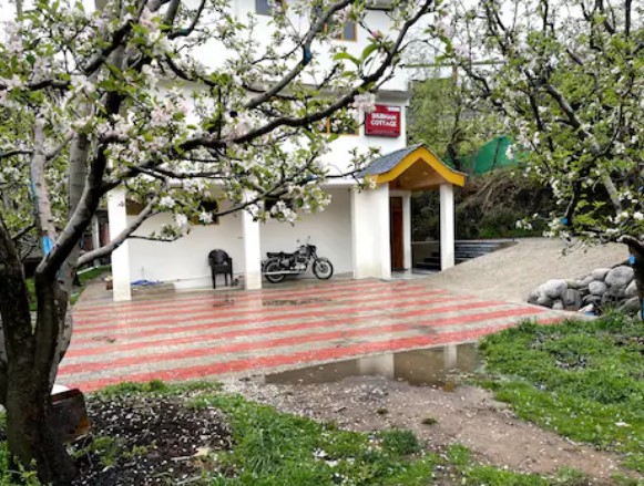 Shubham Cottage,Dhungri Village,3 star