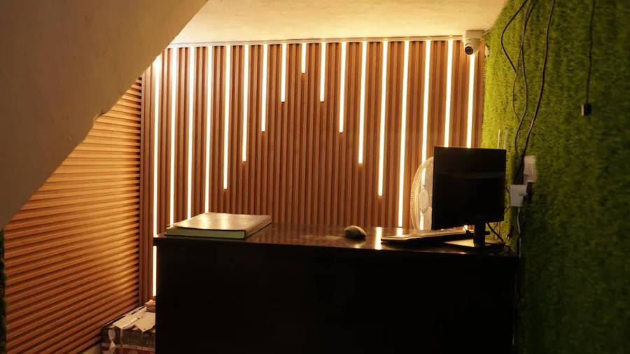 Hotel Kashi Grand Inn,,2 star