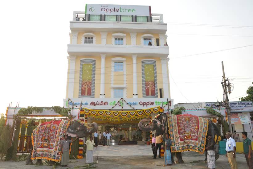 Hotel Apple Ttree,Vannarpettai,3 star