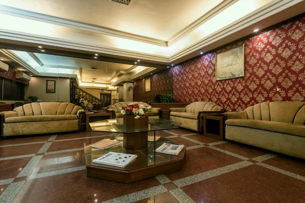 hotel mogul palace