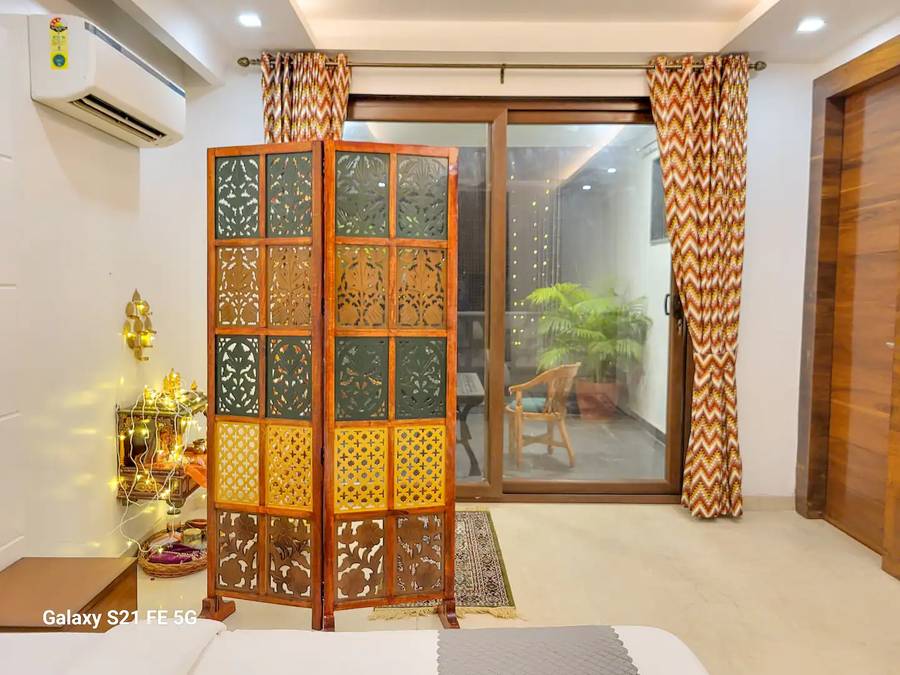Vacationbuddy Gracious 3 Bhk At Golf Course Road,Dlf Phase 1,3 star