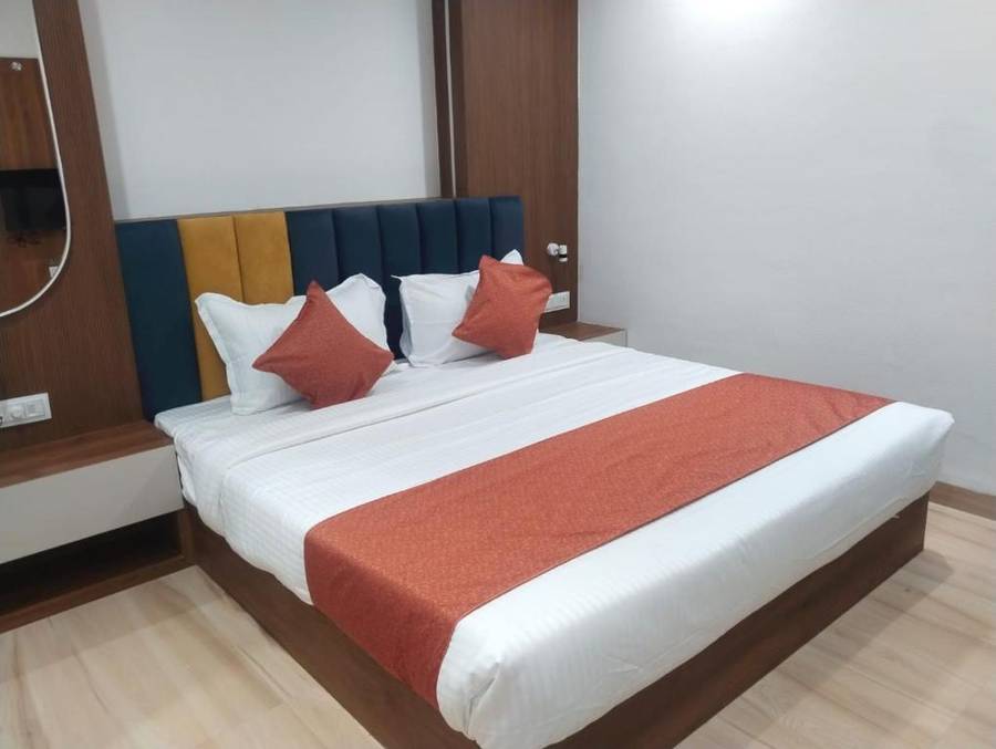 Hotel Rudravue,,3 star
