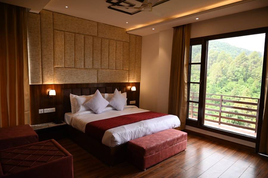 Aamod Suites,Banikhet,4 star