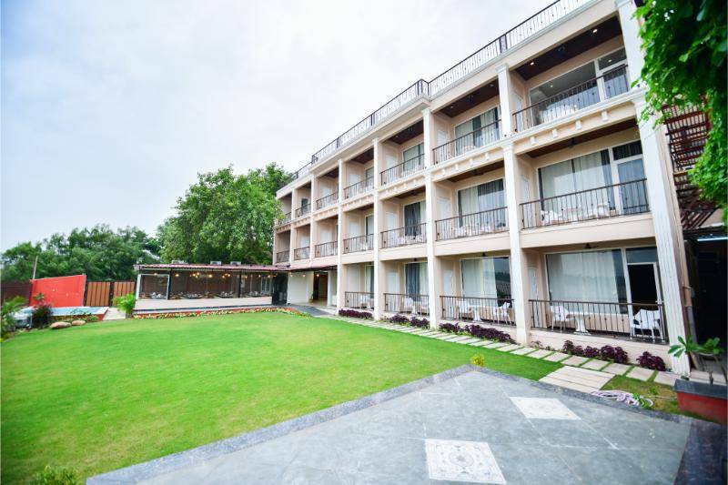 Aviral Ganga A Unit Of Amritaam Wellness,,4 star