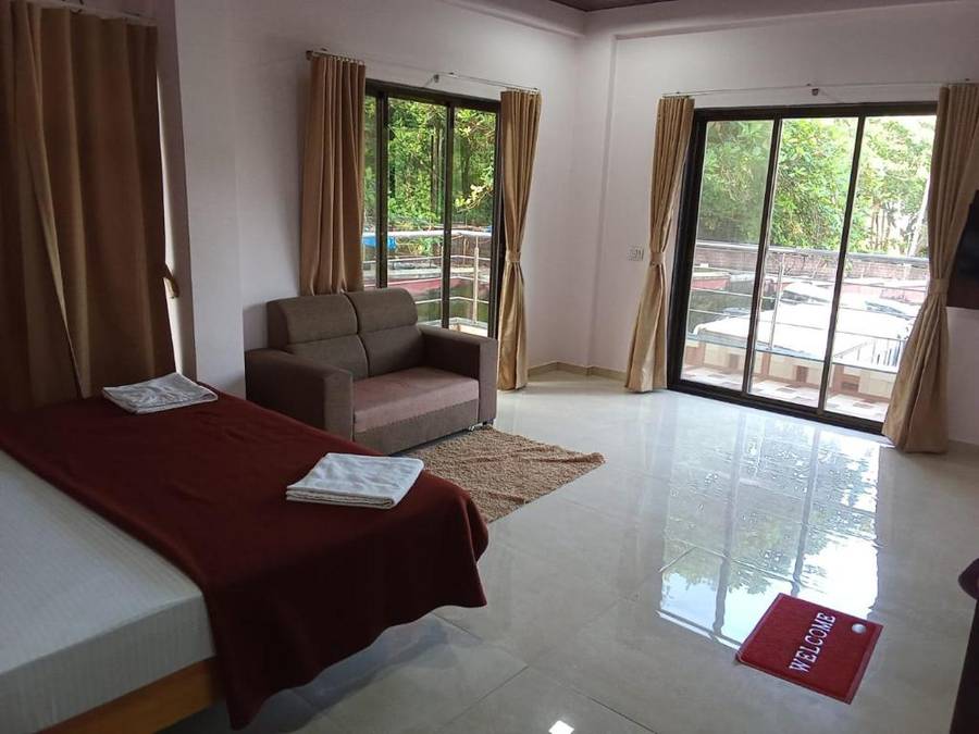 Hotel Town Pride, Ganpatipule,,2 star