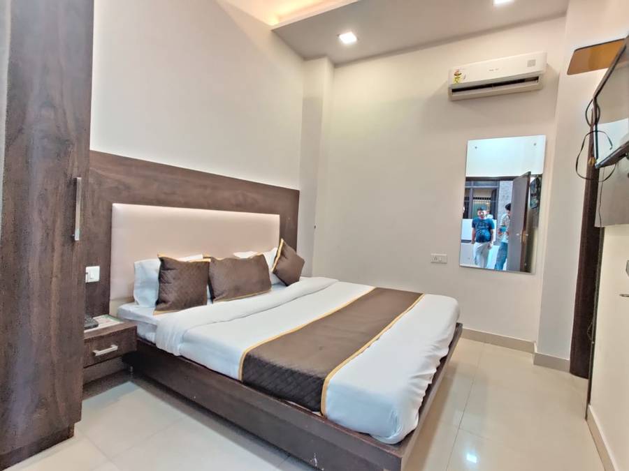 Hotel Grand Park,Hall Bazar,3 star