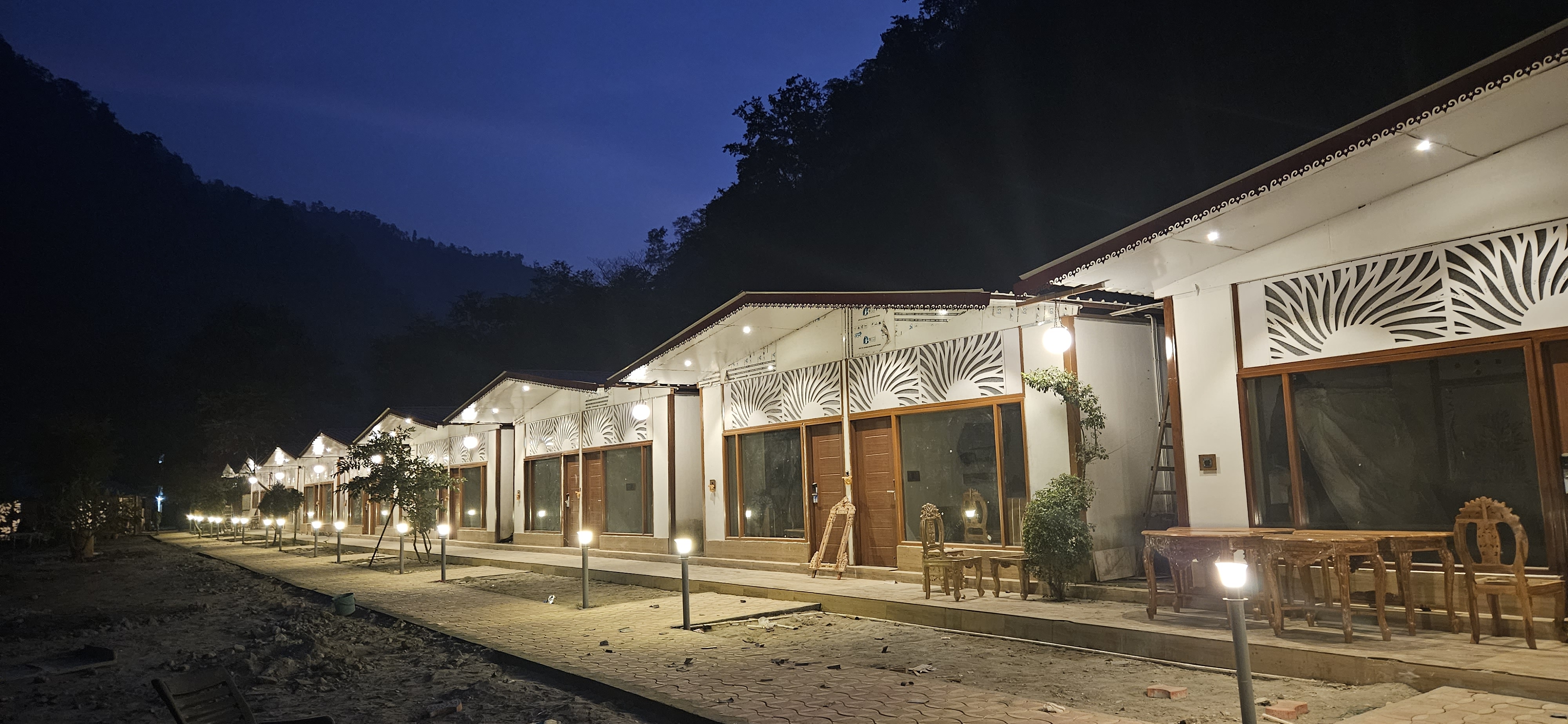 Shri Vrindavan Resort,Narendra Nagar,3 star