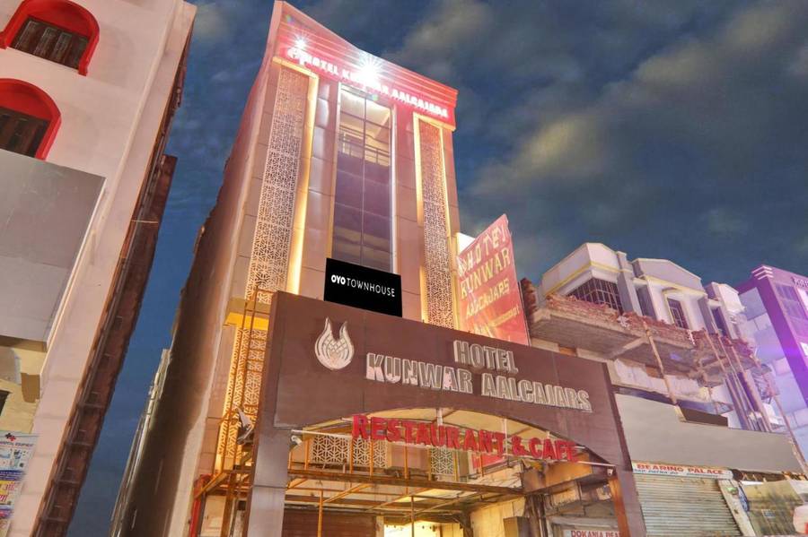 Super Townhouse Kankarbagh Formerly Kunwar Alcajars,KANKARBAGH,3 star