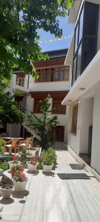 ser dung guest house