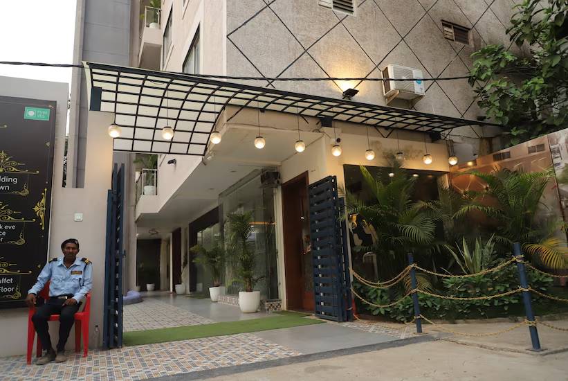 Hotel Vatika Palace,,3 star