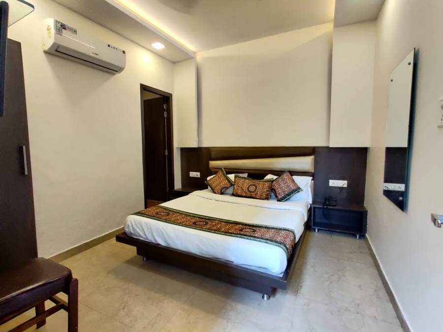 Hotel Grand Park,Hall Bazar,3 star