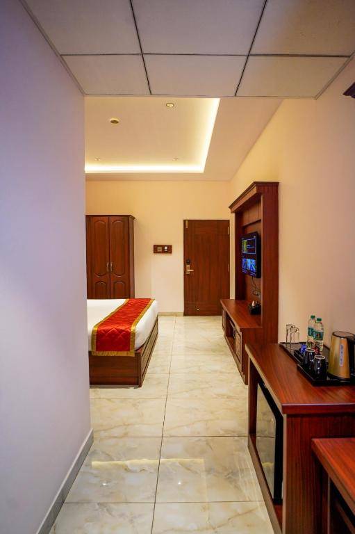 V One Hotel Yathin,Varuna,3 star