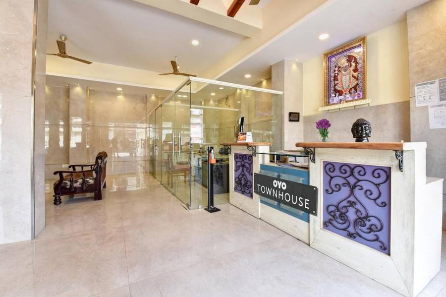 Super Townhouse Fateh Sagar Formerly Vatika Inn,Shashtri Circle,3 star