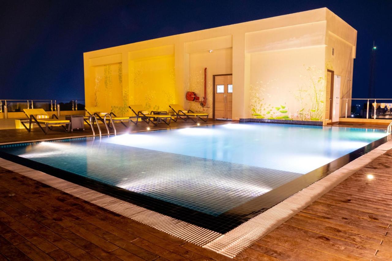 Vivanta Chitwan Bharatpur,,4 star