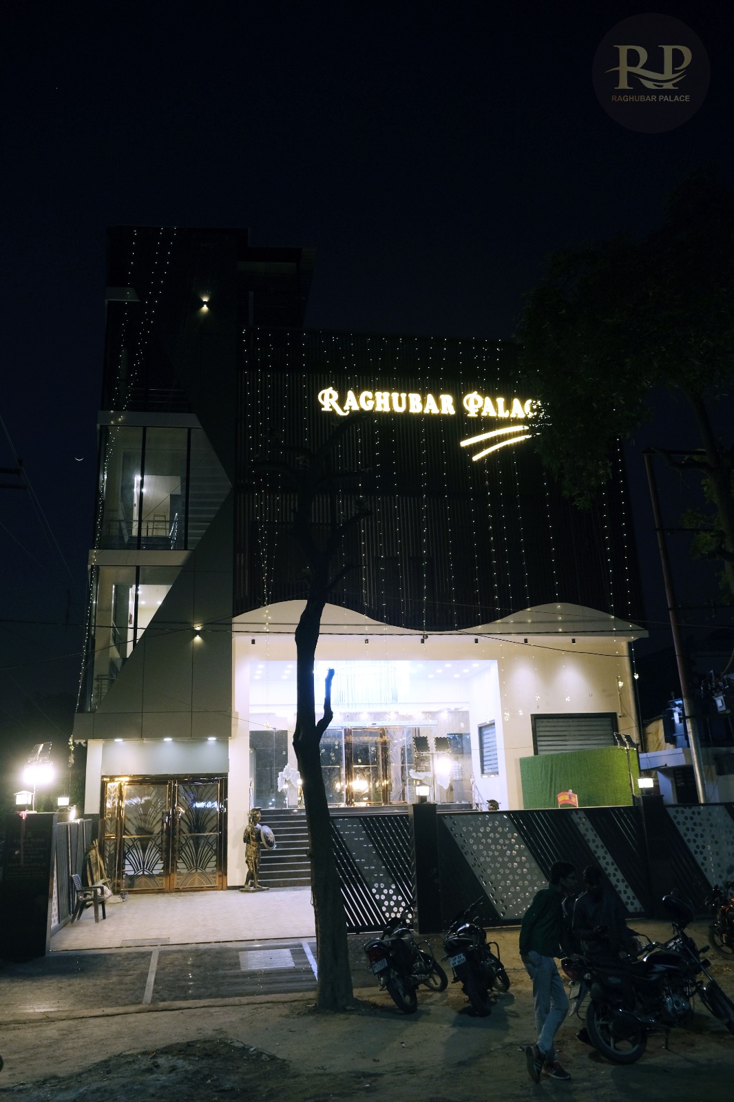 Raghubar Palace,Vikas Nagar,2 star