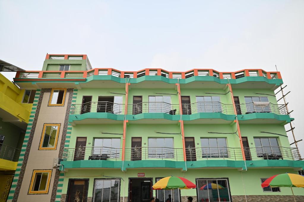 Manas Kanya Beach Resort,Silampur,3 star