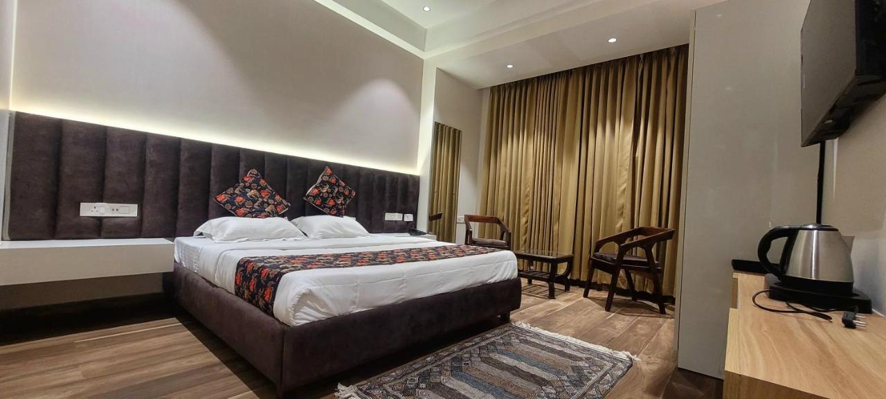 Hotel Alpine Plaza,Ambala Cantt,3 star