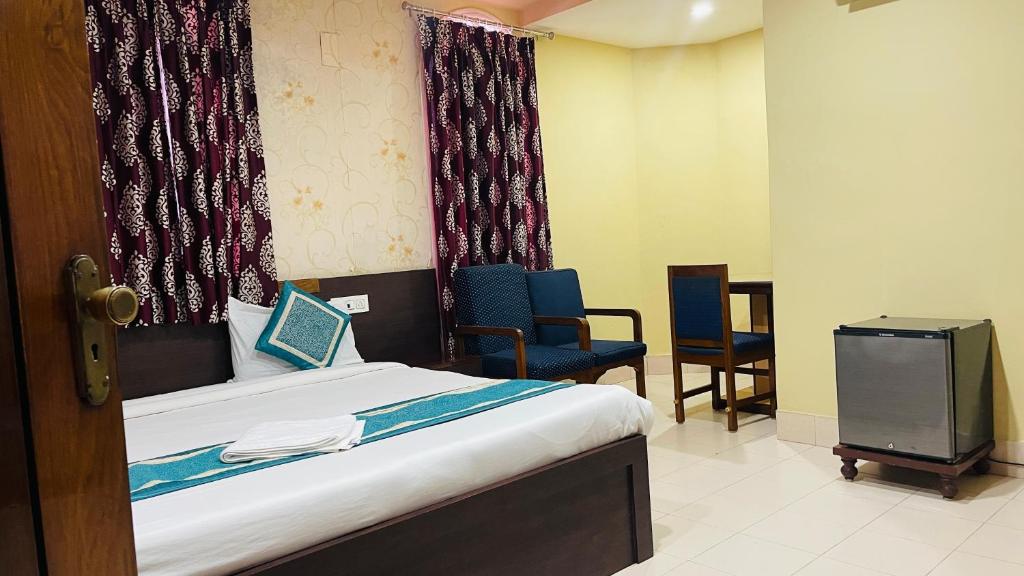 Hotel Vinayak,Hill Cart Road,3 star